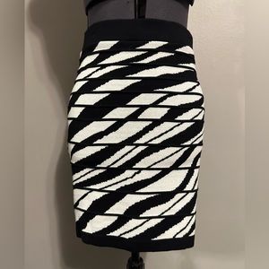 Forever 21 black and white bodycon skirt NWT